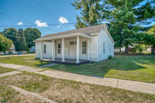 116 E 8th Street, Evart, MI 49631