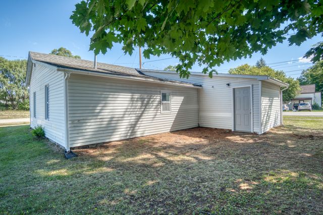 116 E 8th Street, Evart, MI 49631