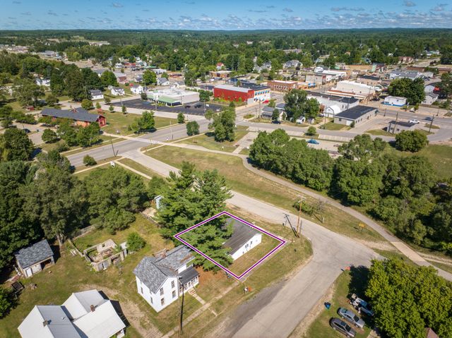 116 E 8th Street, Evart, MI 49631