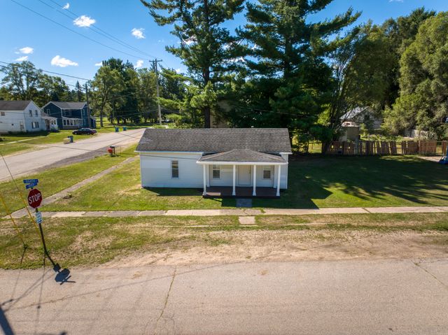 116 E 8th Street, Evart, MI 49631