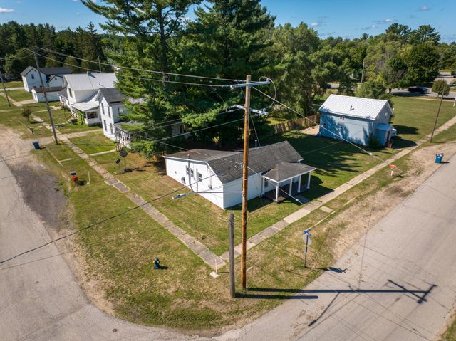 116 E 8th Street, Evart, MI 49631