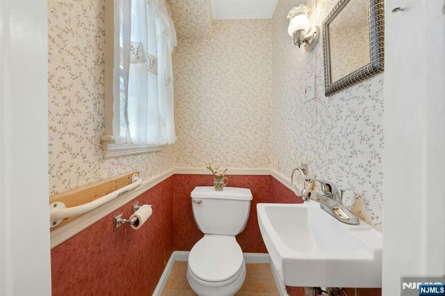 52 Elmwood Drive, Elmwood Park, NJ 07407