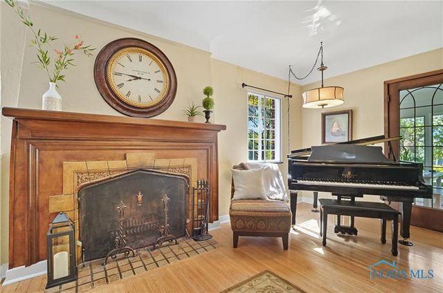 4028 Brookside, Ottawa Hills, OH 43606