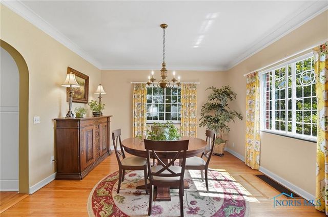 4028 Brookside, Ottawa Hills, OH 43606