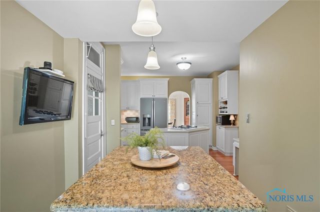 4028 Brookside, Ottawa Hills, OH 43606