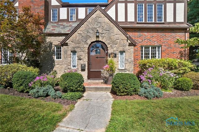 4028 Brookside, Ottawa Hills, OH 43606