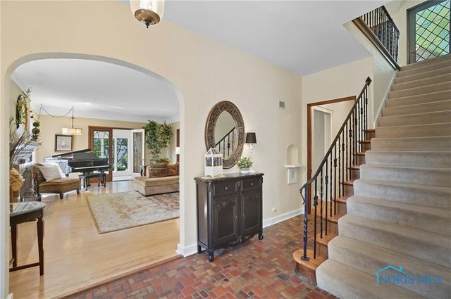 4028 Brookside, Ottawa Hills, OH 43606