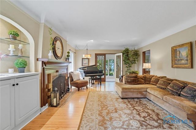 4028 Brookside, Ottawa Hills, OH 43606