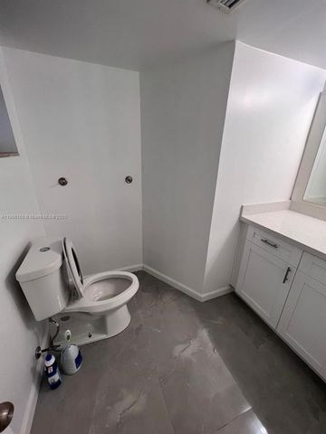 1700 NE 191st St 111, Miami, FL 33179