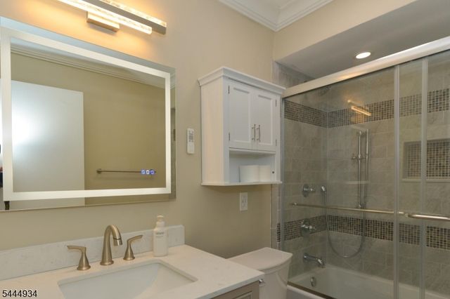 308 Federal Hill Rd 308, Pompton Lakes Boro, NJ 07442