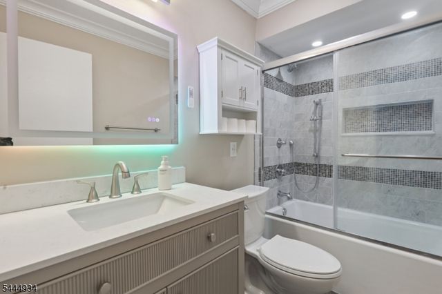 308 Federal Hill Rd 308, Pompton Lakes Boro, NJ 07442