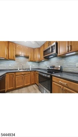 308 Federal Hill Rd 308, Pompton Lakes Boro, NJ 07442