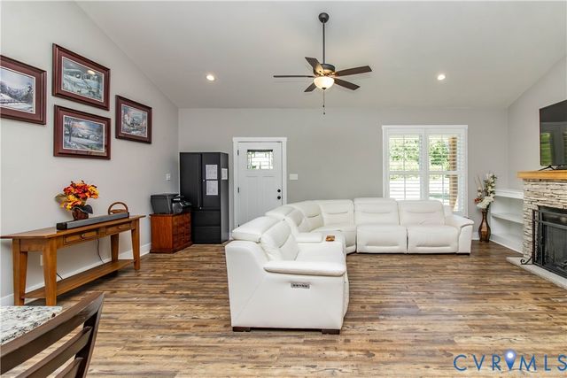 19619 Turkey Run Ct, Dinwiddie, VA 23841