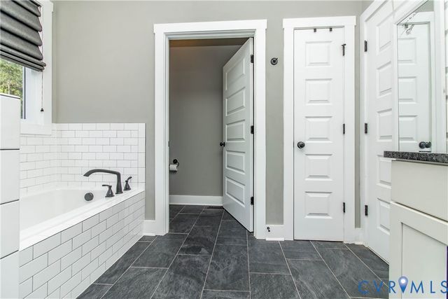 19619 Turkey Run Ct, Dinwiddie, VA 23841