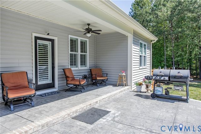 19619 Turkey Run Ct, Dinwiddie, VA 23841
