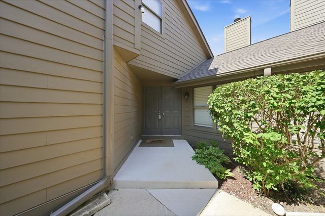 1636 Wildwood Lane, Darien, IL 60561