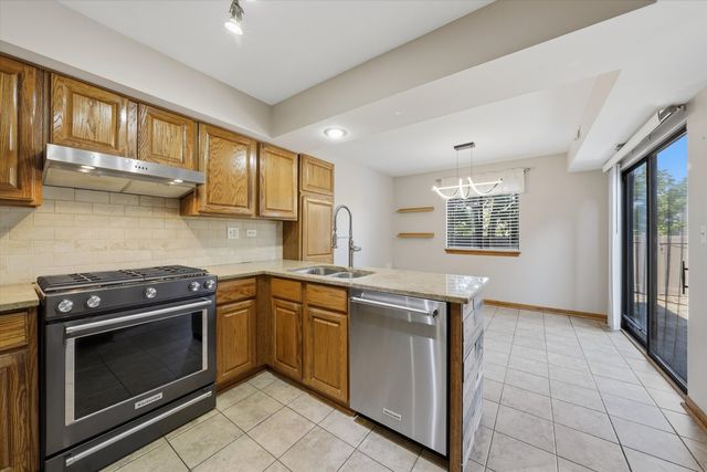 1636 Wildwood Lane, Darien, IL 60561