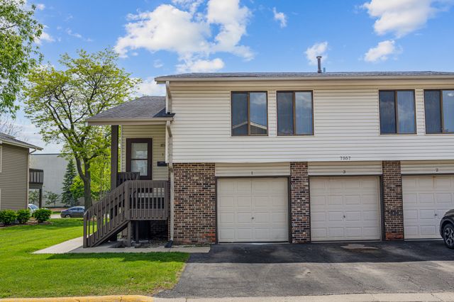 7557 BRISTOL Lane 1, Hanover Park, IL 60133