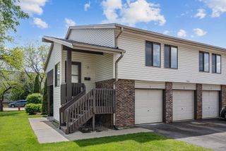 7557 BRISTOL Lane 1, Hanover Park, IL 60133