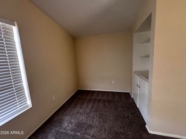 2323 E MITCHELL Drive, Phoenix, AZ 85016