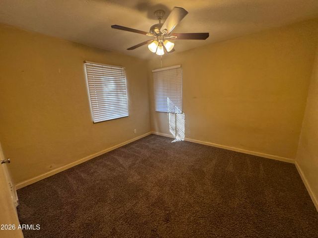 2323 E MITCHELL Drive, Phoenix, AZ 85016