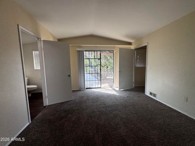 2323 E MITCHELL Drive, Phoenix, AZ 85016