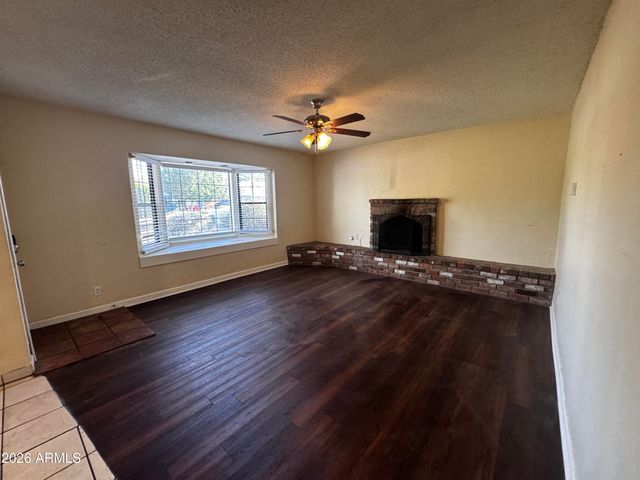 2323 E MITCHELL Drive, Phoenix, AZ 85016