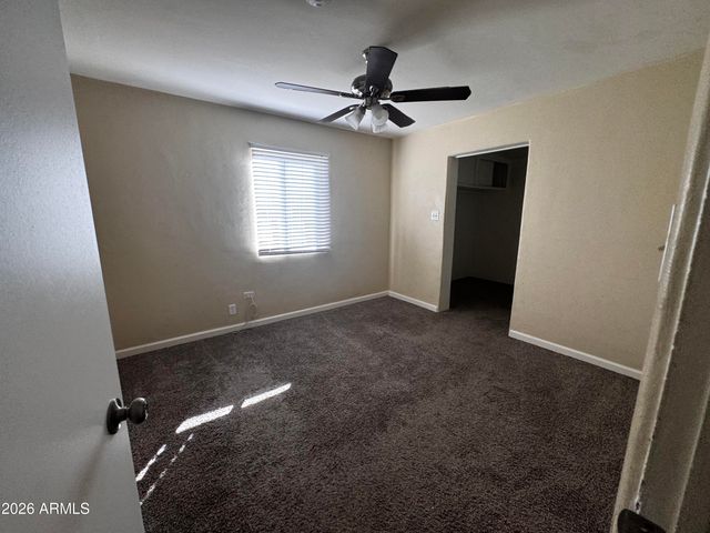 2323 E MITCHELL Drive, Phoenix, AZ 85016