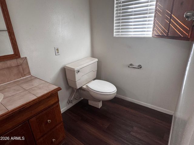 2323 E MITCHELL Drive, Phoenix, AZ 85016