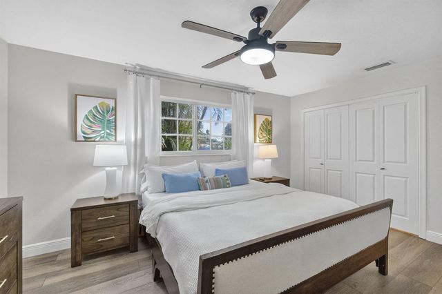 903 SW 28th Avenue, Boynton Beach, FL 33435