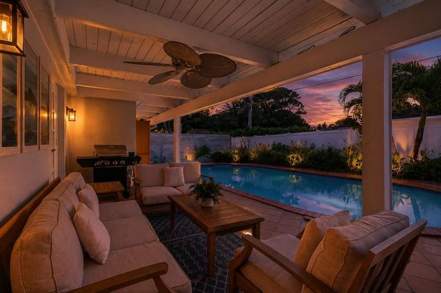 903 SW 28th Avenue, Boynton Beach, FL 33435