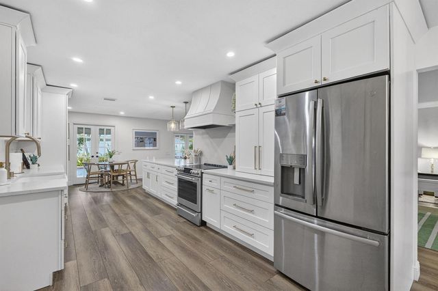 903 SW 28th Avenue, Boynton Beach, FL 33435