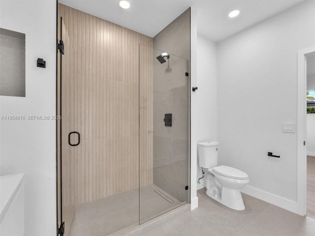 2144 NE 61st Ct, Fort Lauderdale, FL 33308