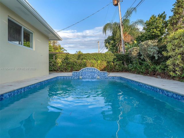 2144 NE 61st Ct, Fort Lauderdale, FL 33308