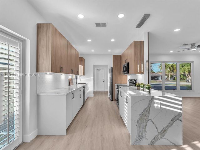 2144 NE 61st Ct, Fort Lauderdale, FL 33308