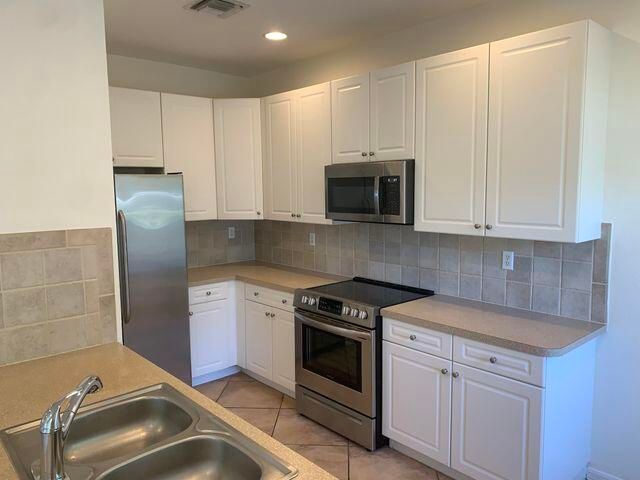 101 Lake Monterey Circle, Boynton Beach, FL 33426