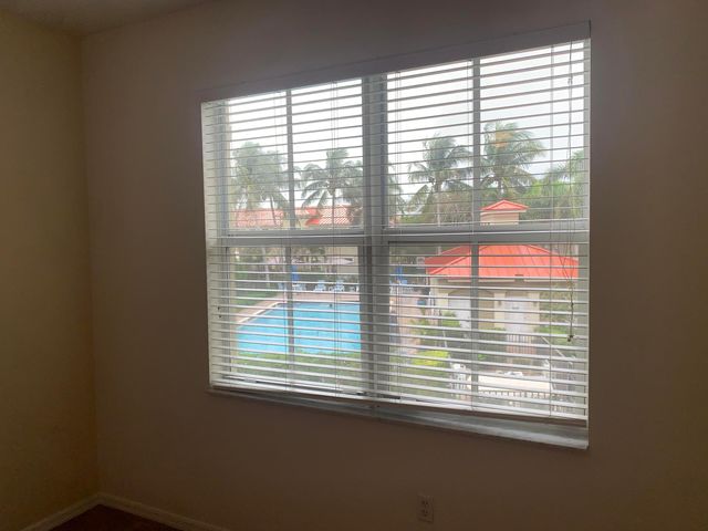 101 Lake Monterey Circle, Boynton Beach, FL 33426