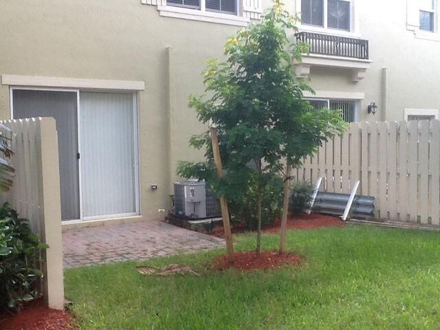 101 Lake Monterey Circle, Boynton Beach, FL 33426