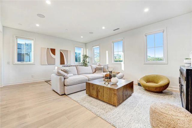 20446 W Albion, Porter Ranch, CA 91326