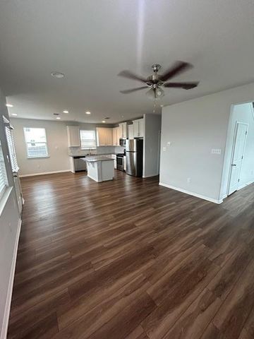 343 Silver Glen DR, Kyle, TX 78640