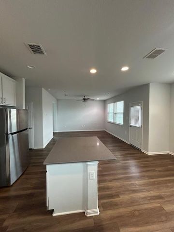 343 Silver Glen DR, Kyle, TX 78640