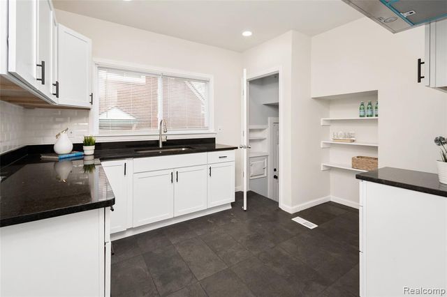 17125 Warrington Drive, Detroit, MI 48221