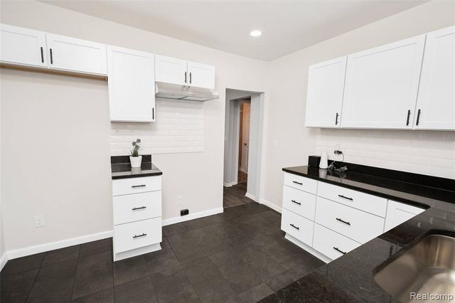 17125 Warrington Drive, Detroit, MI 48221