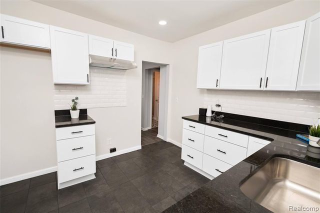 17125 Warrington Drive, Detroit, MI 48221