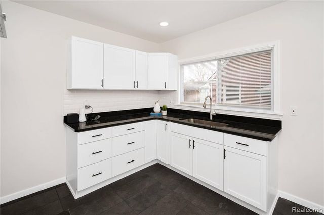 17125 Warrington Drive, Detroit, MI 48221