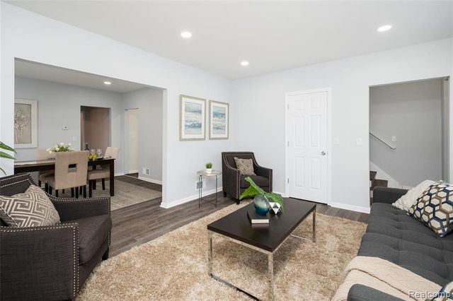 17125 Warrington Drive, Detroit, MI 48221