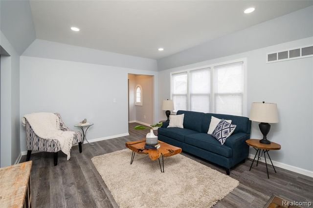 17125 Warrington Drive, Detroit, MI 48221