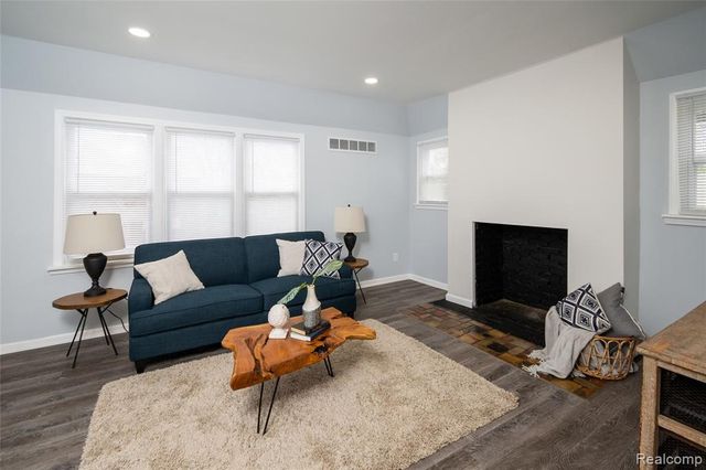 17125 Warrington Drive, Detroit, MI 48221