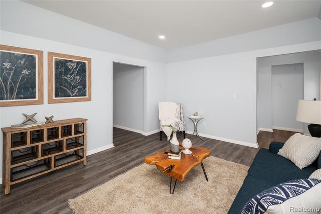 17125 Warrington Drive, Detroit, MI 48221