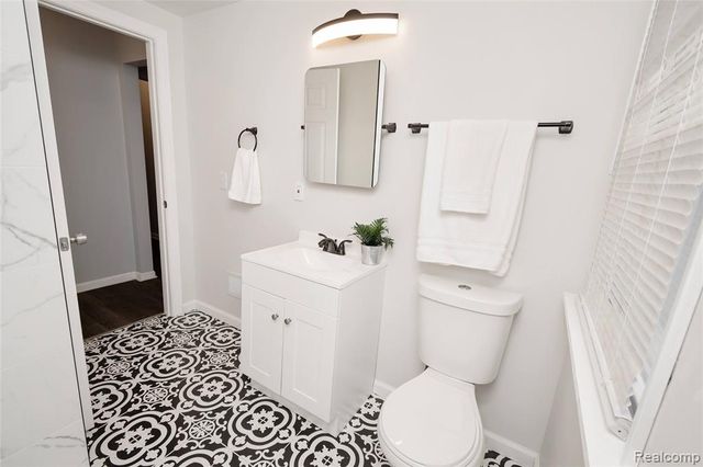 17125 Warrington Drive, Detroit, MI 48221